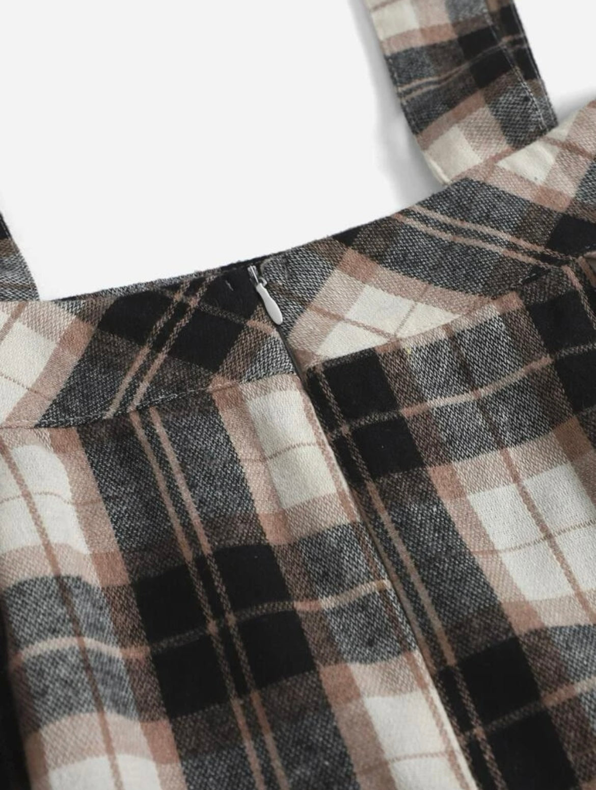 Falda a cuadros con tirantes